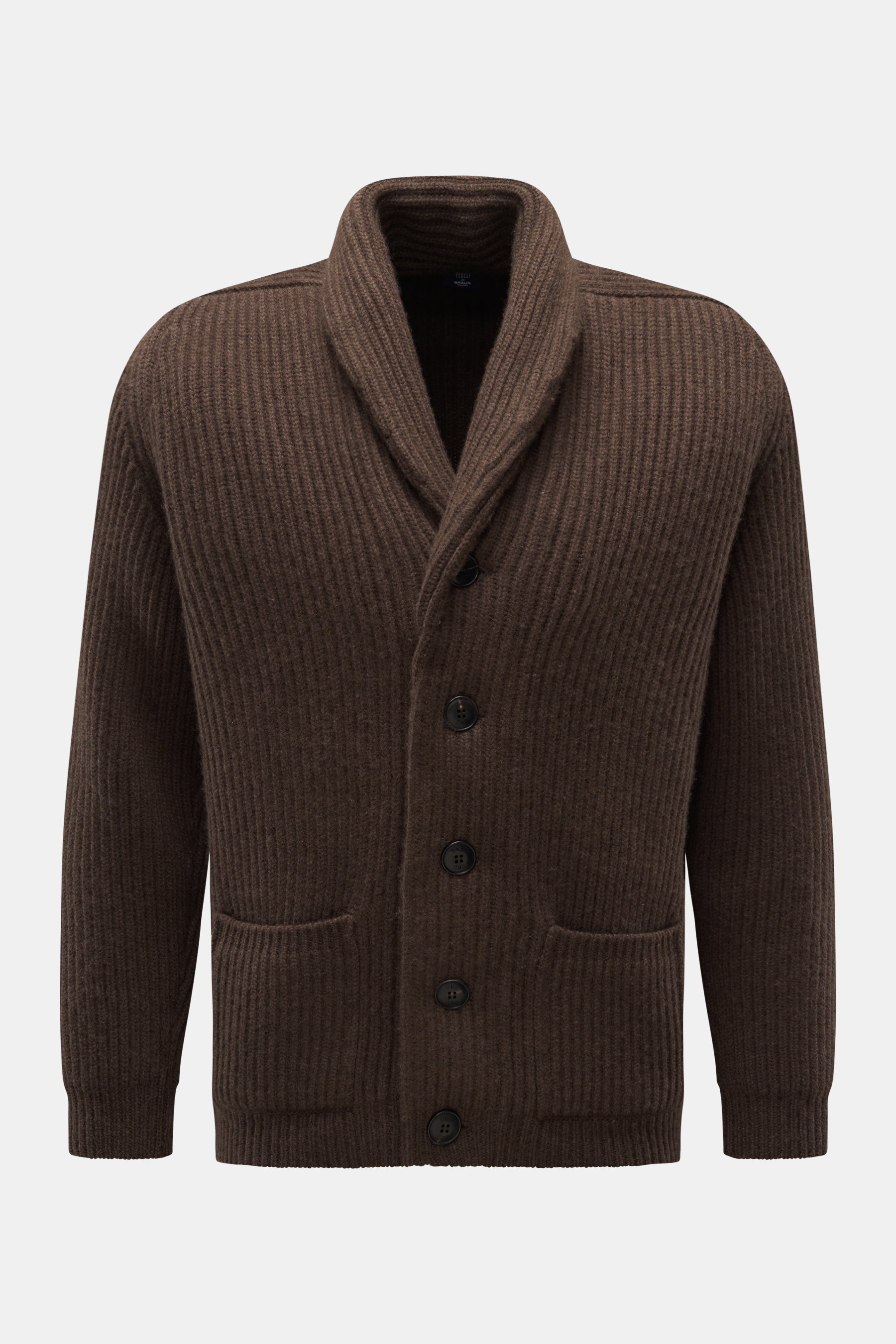Fedeli Cashmere Cardigan 'Terminillo' braun, frontal fotografiert, Grobstrick, Schalkragen, 5 Knöpfe, Hüfttaschen, Rippbündchen, voluminös, weich.