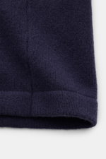 04651/ A trip in a bag Cardigan 'Knit Overjacket' navy, Detailaufnahme von unten, mittelfeiner Strick, Schalkragen, Fronttaschen, Wolle-Cashmere-Mix, Regular Fit.