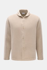 Frontansicht des 04651/ A trip in a bag Cardigan 'Knit Overjacket' beige meliert, mittelfeiner Strick, Schalkragen, glatte Knopfleiste, Fronttaschen, Regular Fit, Wolle-Cashmere-Mix.