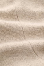 Beige meliertes Detailfoto des weichen Strickbilds vom 04651/ A trip in a bag Cardigan "Knit Overjacket" mit Wolle und Cashmere.