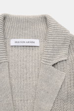 Close-up front view of the Iris von Arnim Cardigan 'Larion' grey mottled, showcasing its voluminous brioche knit and rib knit collar.

Description: <p>A luxurious knitwear essential: With its voluminous brioche knit in the finest linen-cotton blend, this 