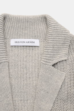 Close-up front view of the Iris von Arnim Cardigan 'Larion' grey mottled, showcasing its voluminous brioche knit and rib knit collar.

Description: <p>A luxurious knitwear essential: With its voluminous brioche knit in the finest linen-cotton blend, this 