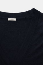 Alt tag (125 characters max): Close-up front view of BRAUN Hamburg Cardigan navy, showing V-neck and fine knit texture in a soft luxury fabric blend.

Description:
<p>Luxury you can feel on your skin, in a timeless and elegant design: This fine knit cardi