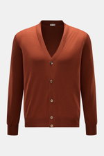 Front view of BRAUN Hamburg Cardigan rust brown, a slim fit, super fine knit with V-neck, five-button placket, and ribbed bands. Luxury you can feel on your skin, in a timeless and elegant design: This fine knit cardigan by BRAUN HAMBURG is defined by a f