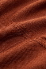 Close-up, angled view of the super fine knit fabric of the BRAUN Hamburg Cardigan rust brown, showing texture and soft feel.

<p>Luxury you can feel on your skin, in a timeless and elegant design: This fine knit cardigan by BRAUN HAMBURG is defined by a f