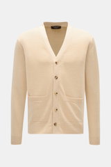 Filippo de Laurentiis Cardigan sand, frontal fotografiert, Regular Fit mit Leinen-Baumwoll-Mix, fünf Knöpfen, Taschen, Rippbündchen.