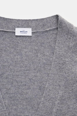 von Braun Cashmere Cardigan grau meliert shown in a close-up from the top front perspective, made of pure Mongolian cashmere, soft touch, fine knit, slim fit, with five-button placket and elastic rib cuffs; Basic für die Übergangszeit aus mongolischem Cas