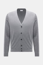 von Braun Merino Cardigan grau meliert, frontale Aufnahme, Basic Feinstrick-Cardigan aus reiner Merinowolle mit Regular Fit, fünf Perlmuttknöpfen und elastischen Rippbündchen.