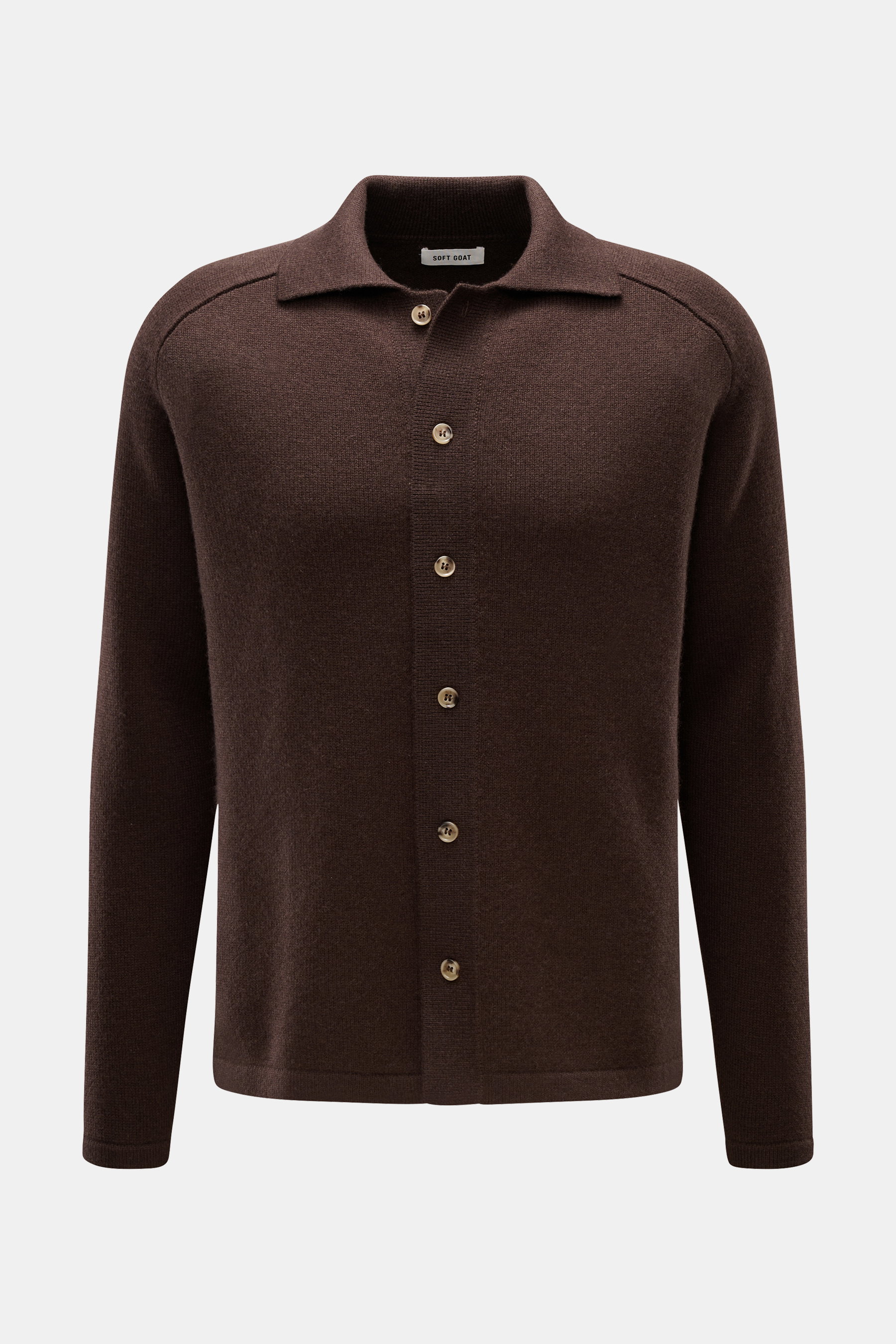 Soft Goat Cashmere Cardigan dunkelbraun, frontale Nahaufnahme, nachhaltiger, softer, geradliniger Schnitt mit Umlegekragen, Knopfleiste, Rippbündchen.