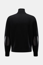 Rückansicht der Tom Ford Strickjacke schwarz aus reiner Schurwolle mit Stehkragen, Rippbündchen und Leder-Ellenbogenpatches.