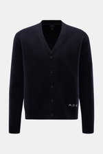 A.P.C. Cardigan 'Kevin' navy in Frontansicht, aus reiner Wolle, Regular Fit, mit Rundhalsausschnitt, Rippbündchen und Logo am Bund.