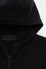Stone Island Strickjacke 'Ghost Piece' schwarz, Nahaufnahme von Kapuze und Zwei-Wege-Reißverschluss, Baumwoll-Cashmere-Mix, Regular Fit.