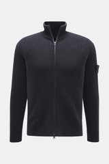 Stone Island Strickjacke 'Ghost' navy aus Schurwoll-Cashmere-Mix, Regular Fit, mit Reißverschluss, hohem Kragen, Kompass-Badge, von vorne fotografiert.
