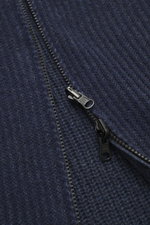 Stone Island Wende-Strickjacke 'Vanise' navy/graublau, Nahaufnahme des zweifachen YKK-Reißverschlusses, weicher Brioche-Strick aus Cashmere/Wolle.