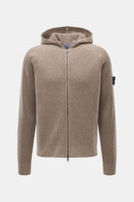 Stone Island Wende-Strickjacke 'Vanise' taupe/beige, frontal mit Kapuze, Slim Fit, Brioche-Strick aus Cashmere und Wolle, Zwei-Wege-Reißverschluss, Kompass-Badge am Ärmel.