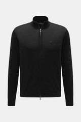 Emporio Armani Strickjacke schwarz, Frontansicht, reine Schurwolle, weicher Griff, feines Strickbild, Slim Fit, Zwei-Wege-Reißverschluss, gerippter Stehkragen, tonales Logo-Stitching, Rippbündchen.