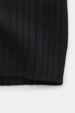 Close-up front view of Belstaff Cardigan 'Watch' black showing pure wool coarse knit pattern, soft touch, rib knit elements, flexible ribbed cuffs.