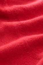 Malo Cashmere Cardigan rot, frontale Nahaufnahme des feinen Strickbilds aus weichem, reinem Cashmere mit V-Ausschnitt, Slim Fit und Rippbündchen