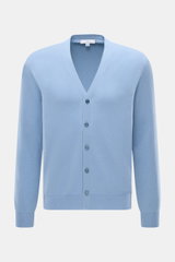 Malo Cashmere Cardigan hellblau, frontal fotografiert, Slim Fit, V-Ausschnitt, fünf Knöpfe, reiner Cashmere, weicher Griff, feines Strickbild, Rippbündchen.