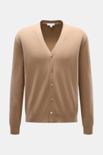 Malo Cashmere Cardigan hellbraun, Slim Fit, aus reinem, sehr weichem Cashmere mit feinem Strick, V-Ausschnitt, Fünf-Knopf-Leiste, Rippbündchen, frontal fotografiert.