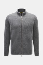 Drumohr Strickjacke dunkelgrau meliert, Frontansicht, Slim Fit mit zwei-Wege-Reißverschluss, Stehkragen, Rippbündchen, mittelfeines Strickbild, reine Lammwolle, weicher Griff.