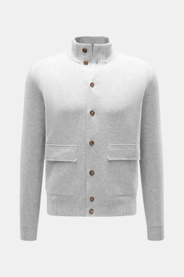 Fioroni Cashmere cardigan light grey melange shown front view, regular fit with ribbed collar, leather-reinforced button placket, patch pockets.

Luxurious cashmere for cold days: With its particularly pleasant, warming material, the timeless cardigan fro
