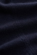 Close-up front view of the Fioroni Cashmere cardigan navy showing its fine knit pattern and soft texture in deep navy.

<p>Luxurious cashmere for cold days: With its particularly pleasant, warming material, the timeless cardigan from FIORONI stylishly get