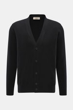 Fioroni Cashmere Cardigan schwarz, frontale Nahaufnahme, Baby-Cashmere, weicher Griff, feines Strickbild, Regular Fit, glatte Knopfleiste, flexible Rippbündchen.