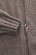 Fioroni Cashmere cardigan 'Duvet' grey brown melange close-up from front showing fine knit, ribbed cuff, two-way zipper, and soft texture. Luxurious warmth with Italian craftsmanship: This cardigan is made by FIORONI from finest cashmere in the exclusive 