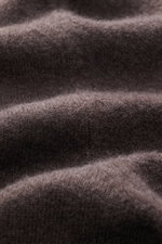 Close-up front view of Fioroni Cashmere cardigan 'Duvet' dark brown melange showing its fine knit pattern and soft texture. Luxurious warmth with Italian craftsmanship: This cardigan is made by FIORONI from finest cashmere in the exclusive 'Duvet' process