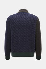 Barbour Strickjacke 'Gamefair' multicolor Rückenansicht, grober Zopf- und Patentstrick aus reiner Wolle, Stehkragen, Oversized Fit, Paul-Smith-Streifen am Ärmel.