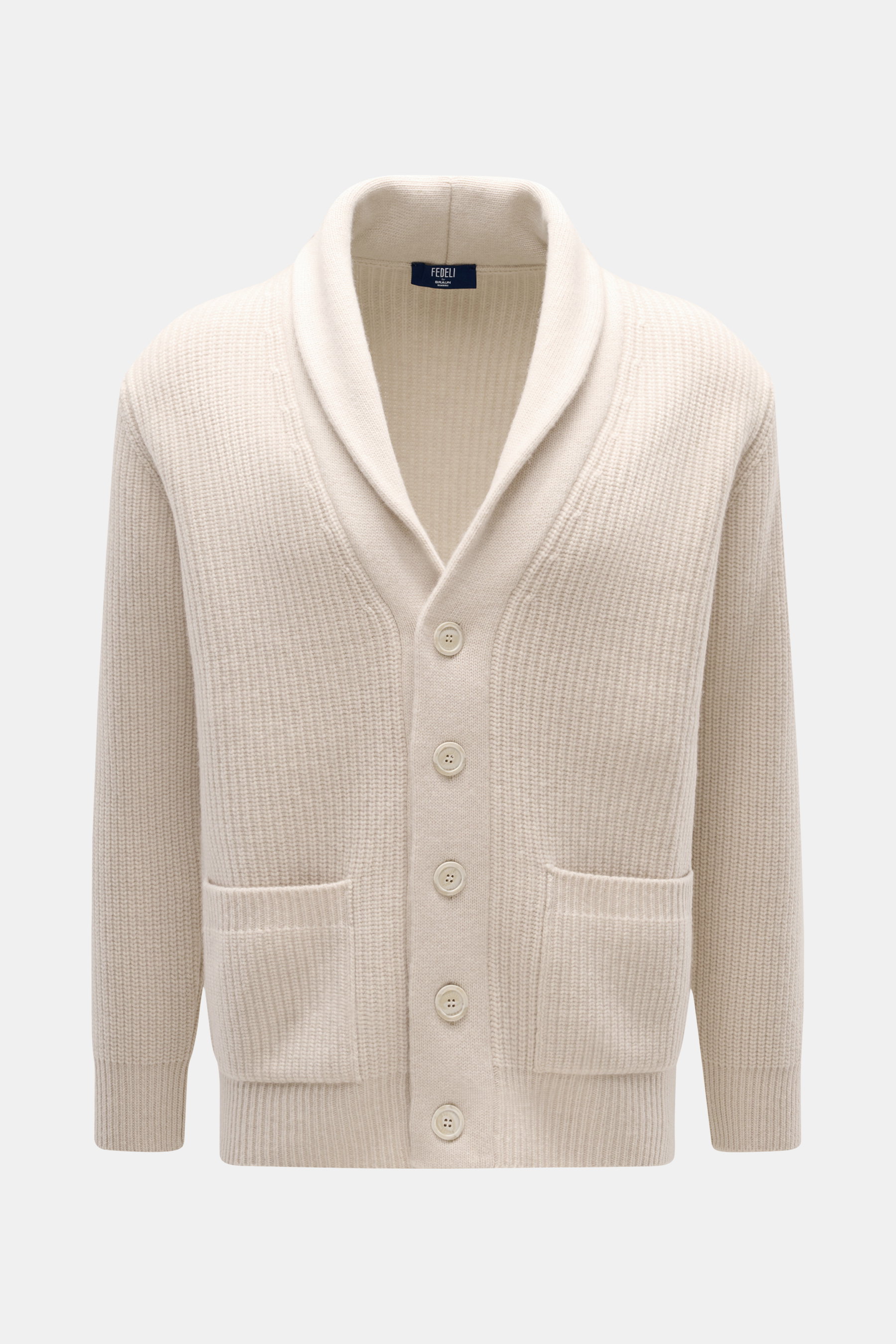 Fedeli Cardigan 'Morgan' sand, Vorderansicht, Mix aus Schurwolle und Cashmere, sehr weicher Griff, voluminöses Strickbild, Patent-Strickmuster, Regular Fit, Fünf-Knopf-Leiste, Schalkragen, aufgesetzte Hüfttaschen, komfortable Rippbündchen.