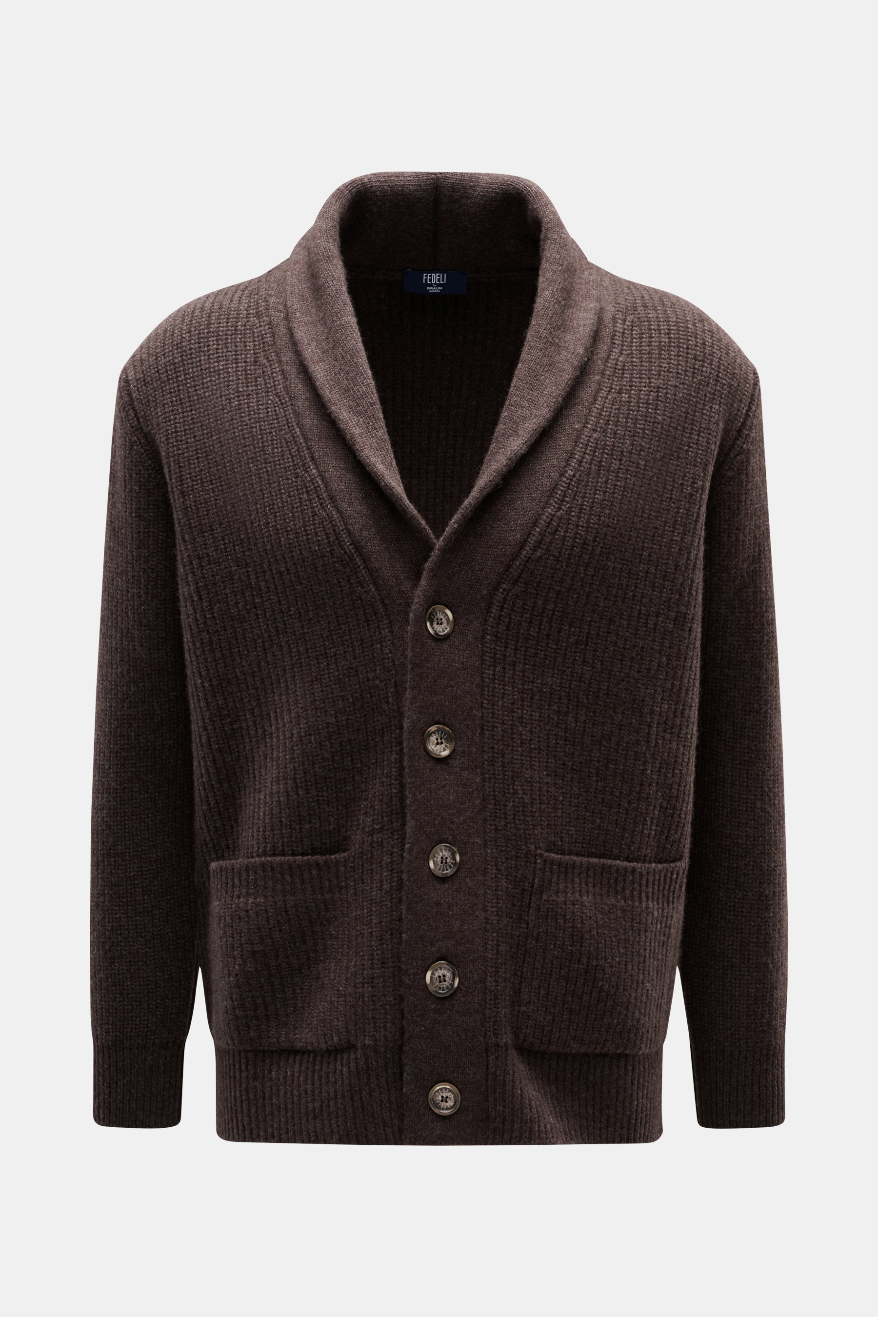 Fedeli Cardigan 'Morgan' braun meliert, frontale Nahaufnahme, Mix aus Schurwolle und Cashmere, sehr weicher Griff, voluminöses Strickbild, Patent-Strickmuster, Regular Fit, Fünf-Knopf-Leiste, Schalkragen, aufgesetzte Hüfttaschen, komfortable Rippbündchen.