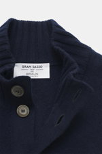 Alt tag (125 characters max):
Close-up top view of the Gran Sasso Cashmere Cardigan navy showing ribbed stand-up collar and button placket in fine knit.

Additional description:
<p>The luxuriously soft cardigan by GRAN SASSO is made from the finest cashme