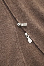 Close-up front view of Gran Sasso Cashmere cardigan grey brown melange showing pure cashmere, soft touch, medium fine knit pattern, regular fit, ribbed stand-up collar, and two-way zipper.