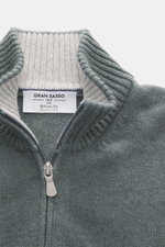 Close-up front top view of Gran Sasso Cashmere cardigan grey green melange showing ribbed stand-up collar, two-way zipper, medium fine knit pattern, pure cashmere, soft feel, regular fit.