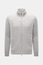 Gran Sasso Cashmere Strickjacke hellgrau meliert, Frontansicht, Zopfstrick, Stehkragen, Zwei-Wege-Reißverschluss, elastische Rippbündchen, Hüfttaschen.