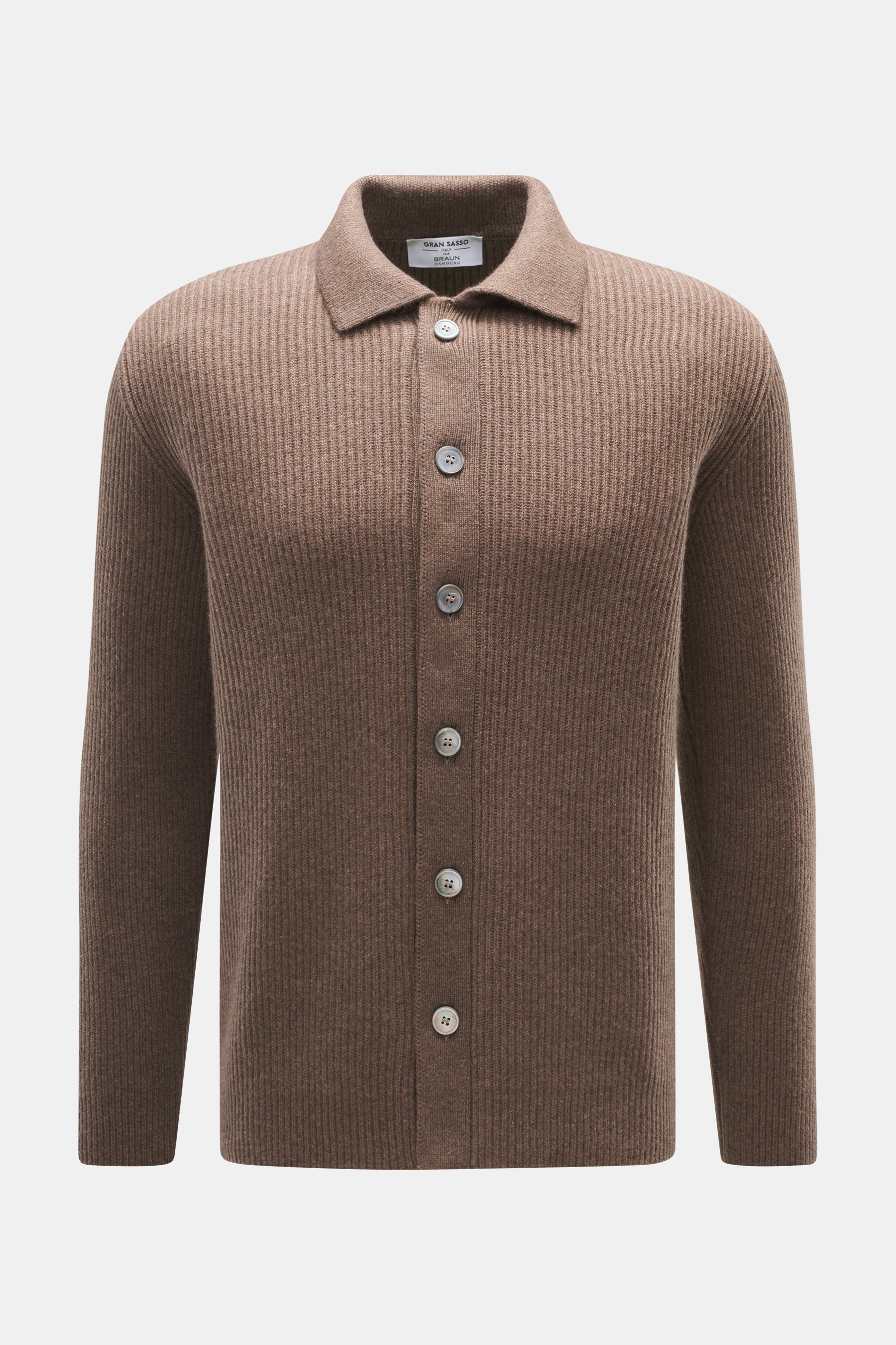 Front view of Gran Sasso Cashmere Cardigan grey-brown in heavy rib knit with turn-down collar and six mother-of-pearl buttons.

Description: 
<p>The luxurious cardigan by GRAN SASSO is made from finest cashmere in a heavy rib knit - a timeless essential t