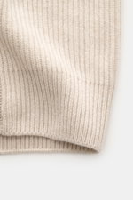 Gran Sasso Cashmere Strickjacke sand, Detailaufnahme des schweren Patentstricks aus reinem Cashmere mit weichem Griff, mittelfeines Strickbild.