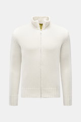 B.F. Knitwear Merino Strickjacke offwhite, frontale Nahaufnahme, Slim Fit, Merinowolle, Zwei-Wege-Reißverschluss, Stehkragen, Rippbündchen, mittelgrobes Strickbild.