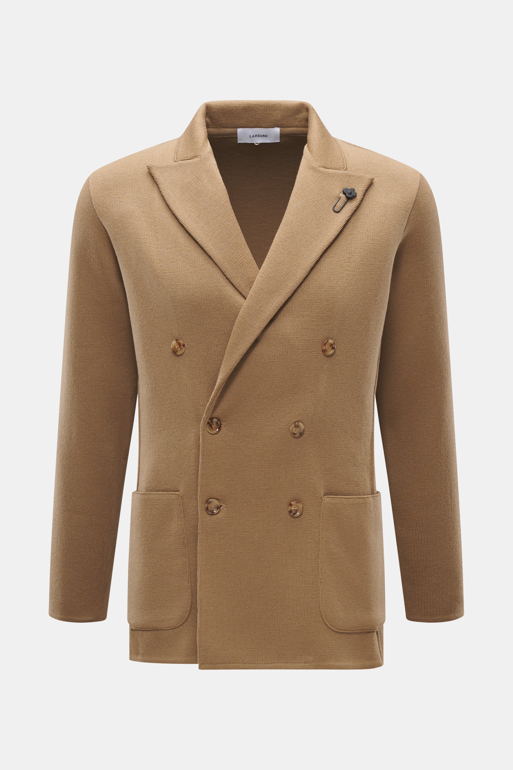 Lardini Strickblazer hellbraun aus reiner Wolle, Slim Fit, zweireihig mit drei Knöpfen, Revers mit Blütenpin, frontale Ansicht.