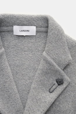 Close-up front view of Lardini Cashmere knit blazer grey melange showing fine pure cashmere knit, step lapel with flower pin, soft texture, and label.

Description: <p>Exquisite knit blazer from LARDINI: This model in smooth, fine pure cashmere knit adds 
