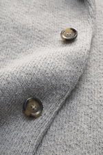 Alt tag (125 characters max):
Close-up front view of Lardini Cashmere knit blazer grey melange showing fine knit texture and stylish buttons.

Detailed description:
<p>Exquisite knit blazer from LARDINI: This model in smooth, fine pure cashmere knit adds 