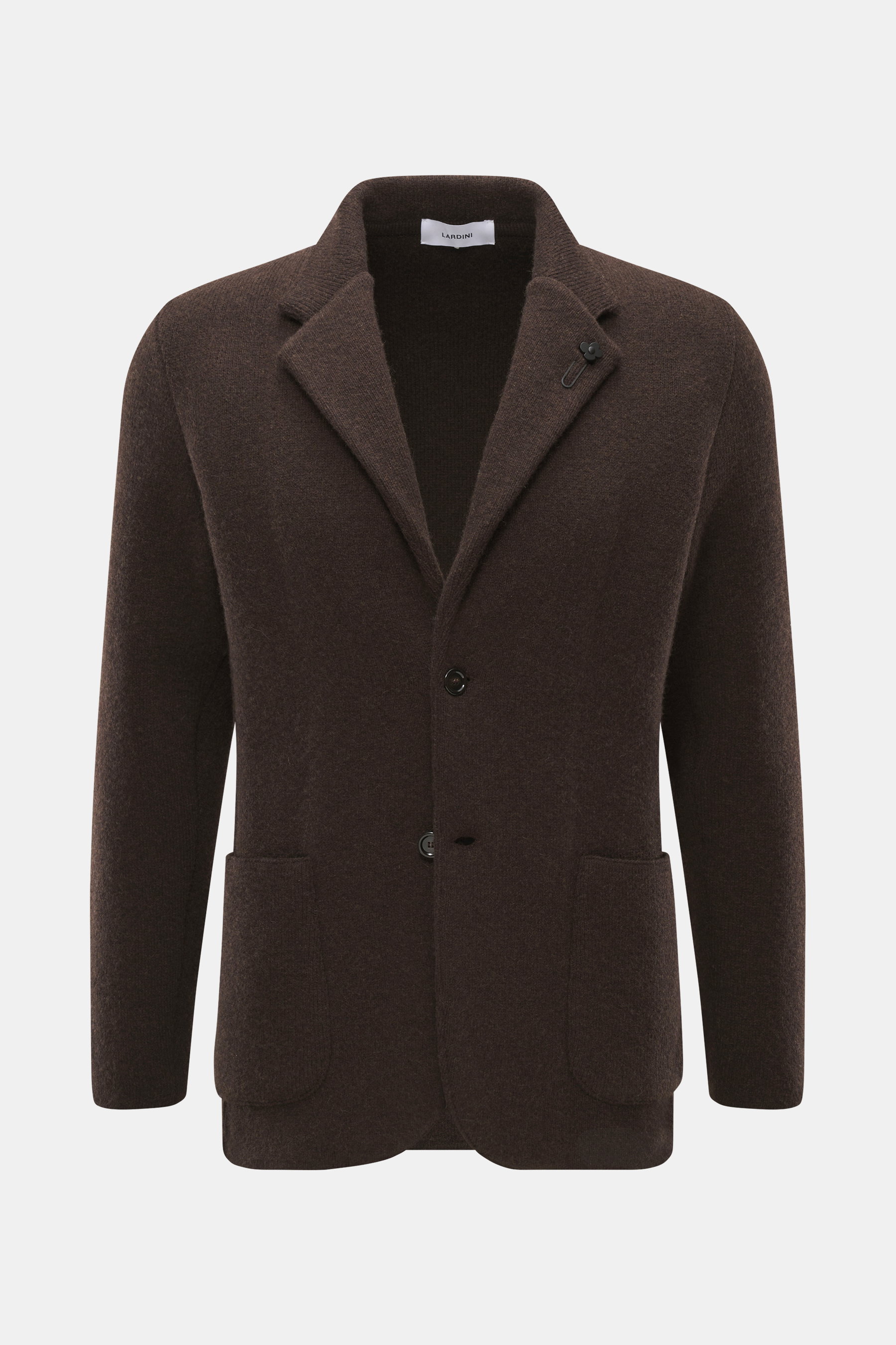 Lardini Cashmere Strickblazer dunkelbraun, frontale Nahaufnahme, Slim Fit mit feinem Strickbild, zwei Knöpfen, Blüten-Anstecker, aufgesetzten Taschen.