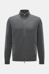 Vorderansicht der Della Ciana Strickjacke dunkelgrau meliert, Mix aus Cashmere und Merinowolle, weicher Griff, mittelfeines Strickbild, Regular Fit, Zwei-Wege-Reißverschluss, Stehkragen, flexible Rippbündchen.