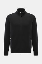 Frontale Nahaufnahme der Della Ciana Strickjacke schwarz mit Stehkragen, zwei-Wege-Reißverschluss, Regular Fit, weichem Griff, mittelfeinem Strickbild, Mix aus Cashmere und Merinowolle, flexiblen Rippbündchen.