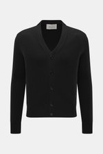 Vorderansicht des Ami Paris Cashmere Cardigan schwarz, Slim Fit, Strick aus Cashmere mit Wollanteil, sehr weicher Griff, mittelfeines Strickbild, V-Ausschnitt, Fünf-Knopf-Leiste, kleines tonales Herz-Stitching, elastische Rippstrickbündchen.