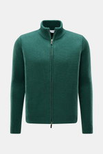 Iris von Arnim Cashmere-Seide Strickjacke 'Felias' grün, frontal fotografiert, Slim Fit, voluminöses Strickbild, weicher Griff, Stehkragen, Horn-Reißverschluss.