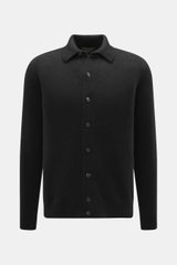 Filippo de Laurentiis Cardigan schwarz, frontale Nahaufnahme, Mix aus Cashmere, Seide, Microfaser, sehr weich, mittelfeines Strickbild, Oversized Fit, Umlegekragen, flexible Rippbündchen.