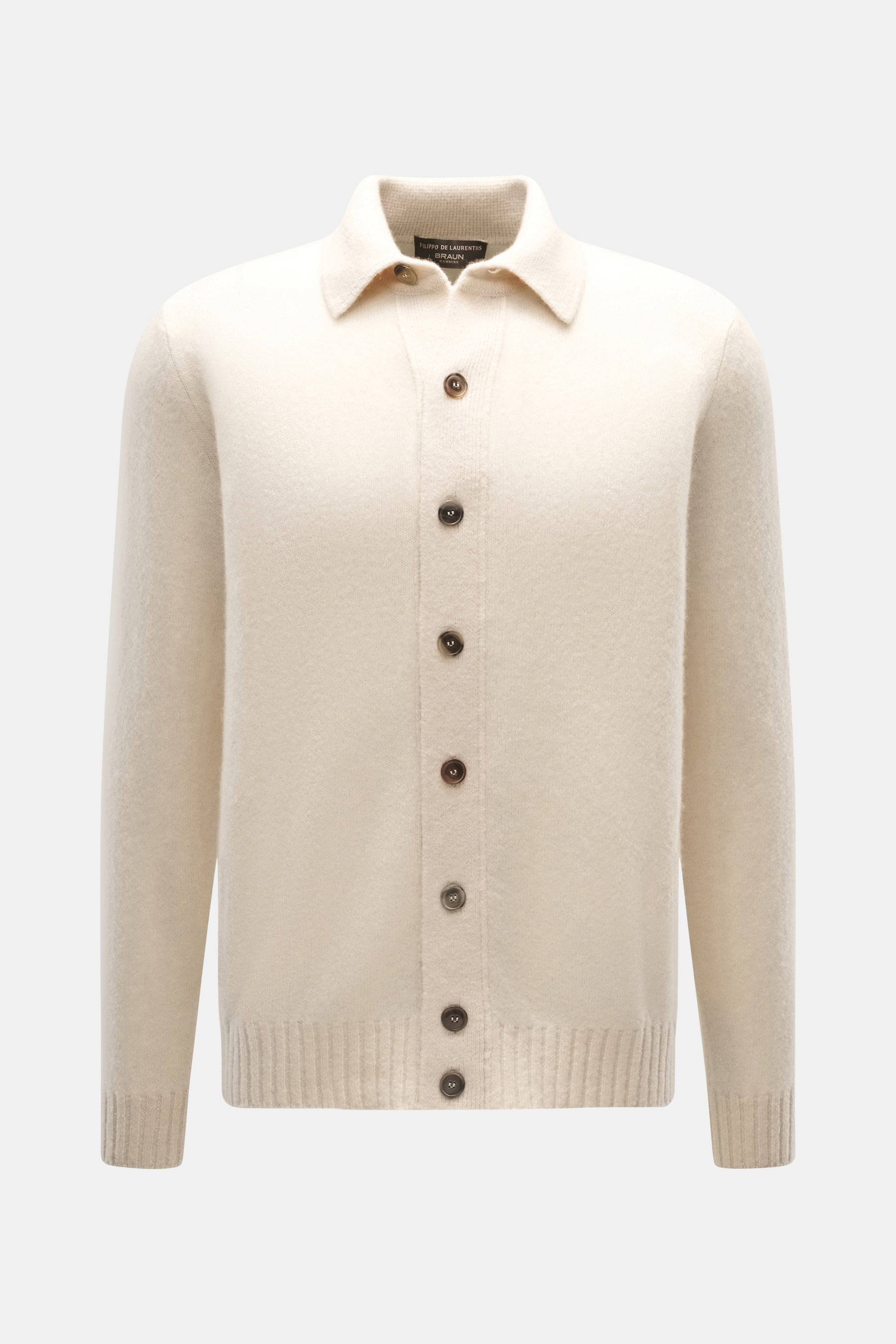 Front view of the Filippo de Laurentiis Cardigan cream, made from a mix of cashmere, silk, and microfiber, soft and voluminous, medium-fine knit pattern, oversized fit, turn-down collar, flexible ribbed cuffs.